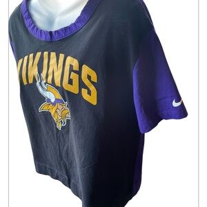 NFL Minnesota Viking  medium crop top Nike shirt  football game day